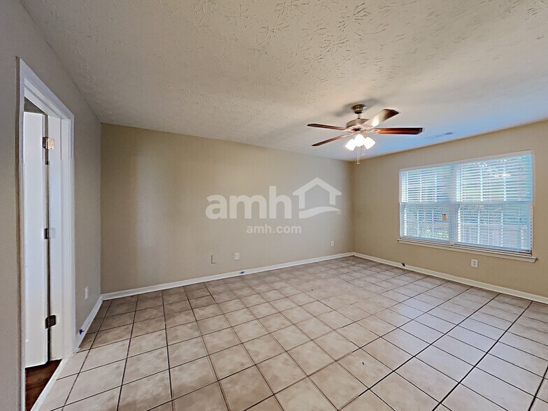 Building Photo - 247 Rockingham Dr