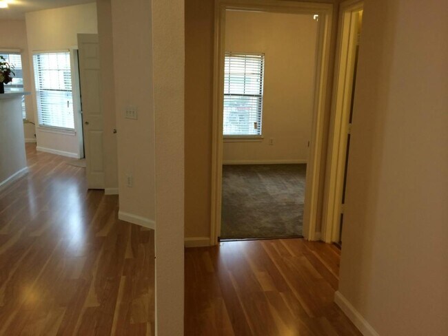 Building Photo - 2320 Gracy Farms Ln