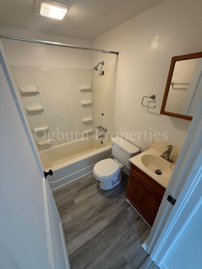 Building Photo - 1605 Harrison Ave