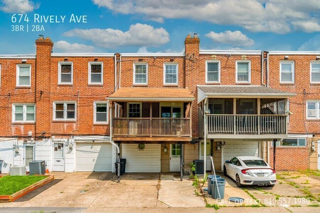 Building Photo - 674 Rively Ave