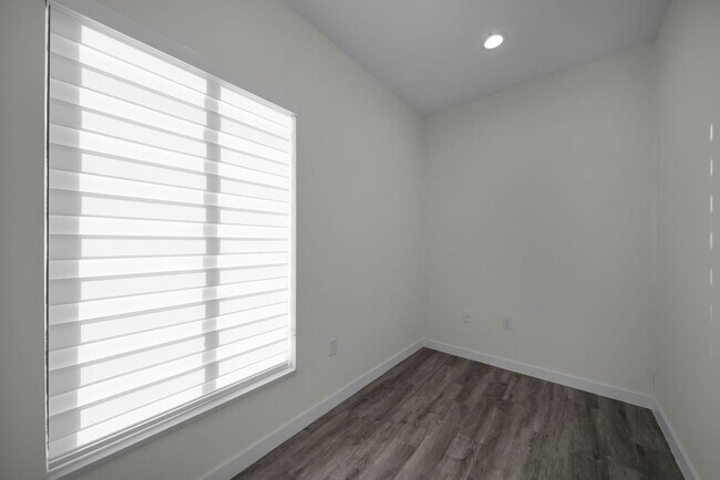 Building Photo - 4502 Orchid Blvd