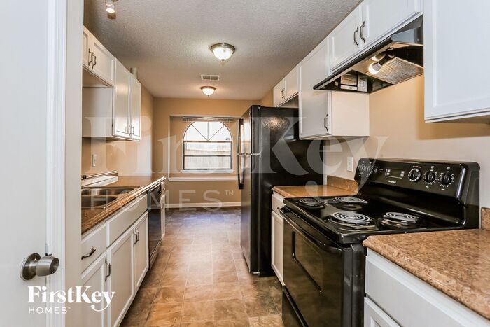 Building Photo - 11338 Island Shore Dr W