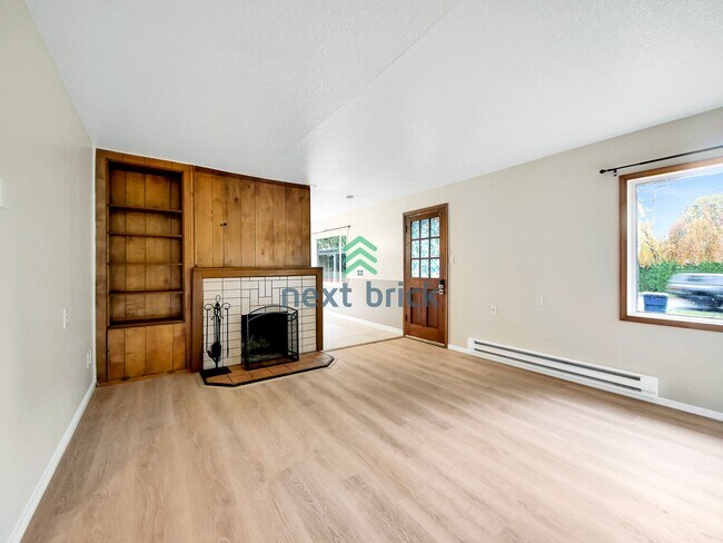 Building Photo - 3 Bed and 1 Bath Single-family Home Available for Rent!