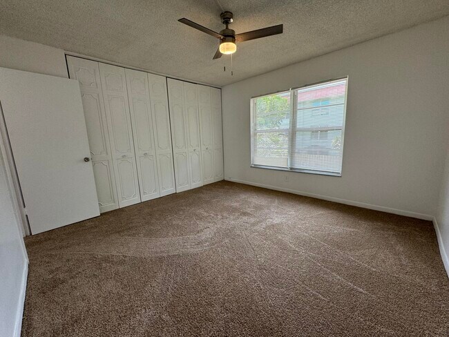 Building Photo - 801 W Oakland Park Blvd