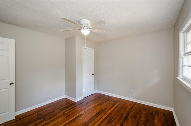 Building Photo - 123 Arnold Pl