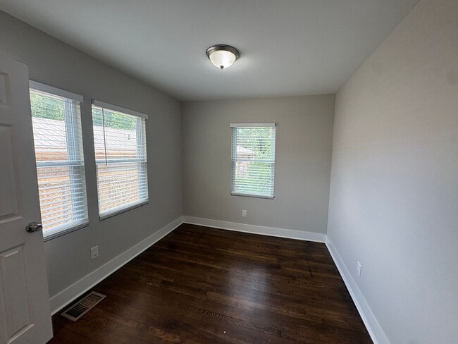 Building Photo - Your Next Home Awaits – Spacious Rental in a Convenient Location