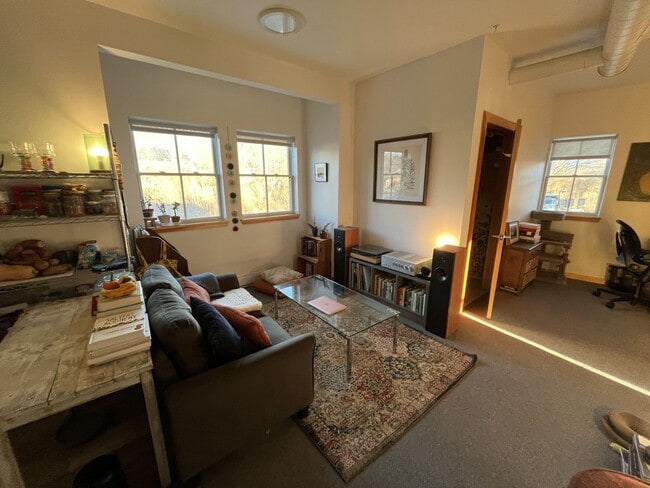 Building Photo - 2BD/1BA In Richmond