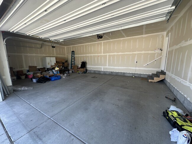 Building Photo - 3321 W 1690 N