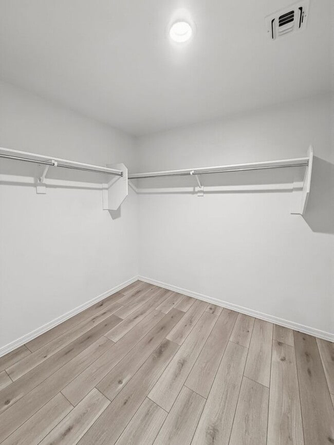 Building Photo - Home in Litchfield Park at Canyon Views! 5bd 4.5ba