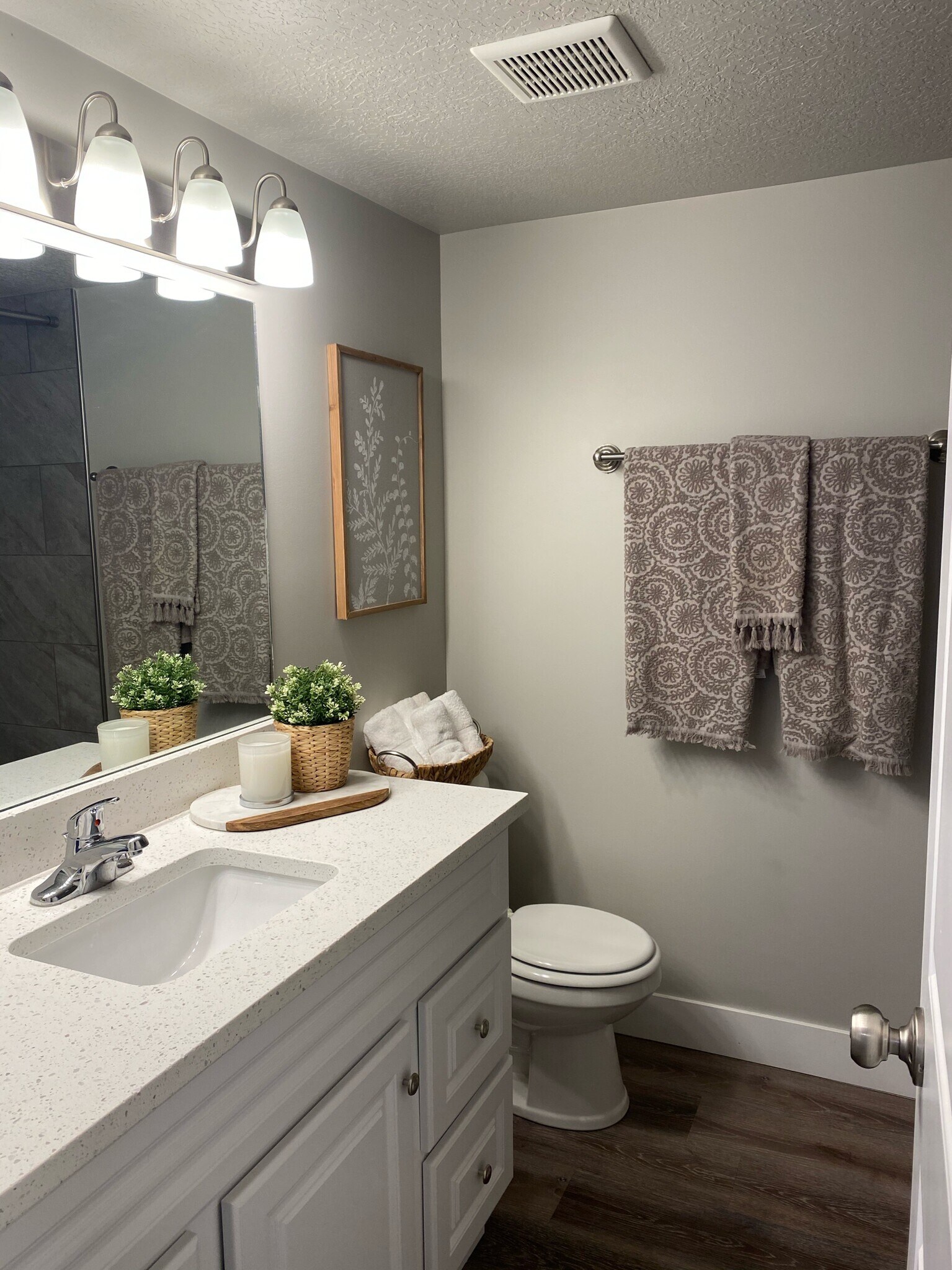 Building Photo - 675 E 4250 S