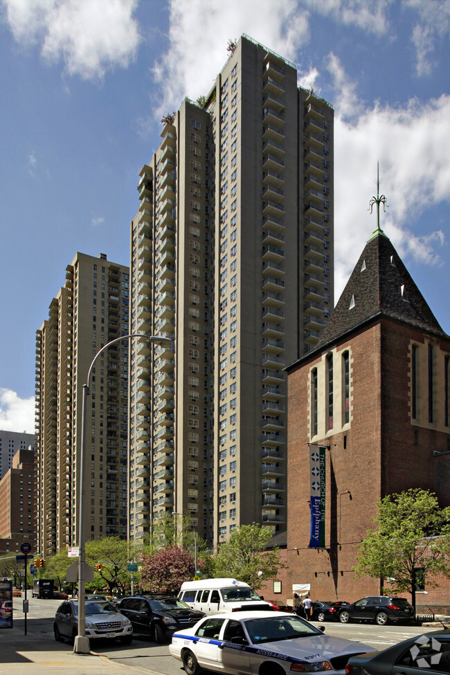 Building Photo - The Stratford