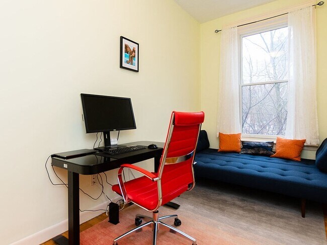 Building Photo - 105 Marlborough St