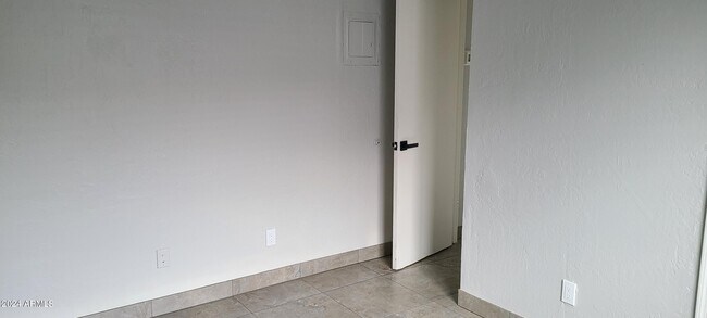 Building Photo - 2540 West Campbell Ave