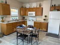 Building Photo - 2305 6th St