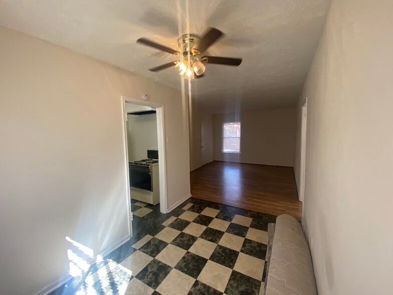 Building Photo - 4420 Roseland St