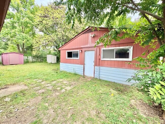 Building Photo - 4914 Childs Dr