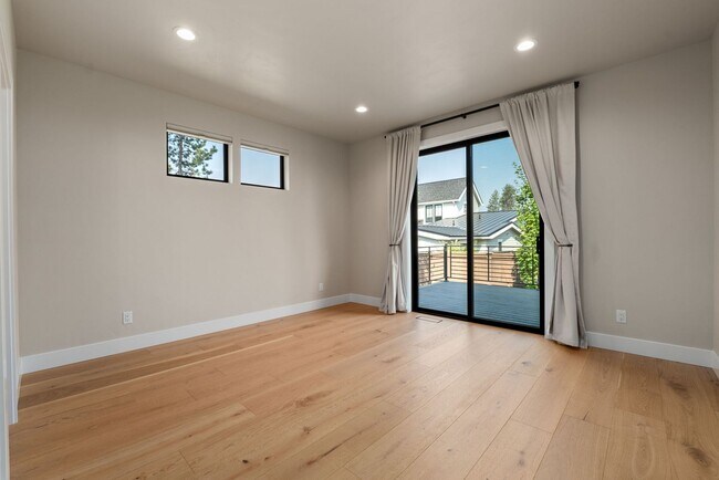 Building Photo - 2971 NW Polarstar Ave