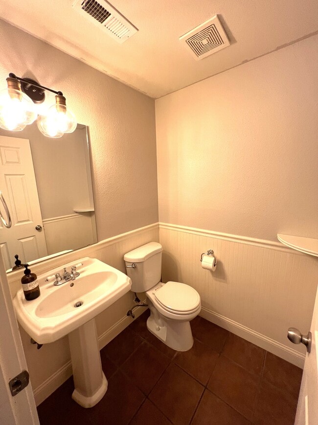 Building Photo - 6113 144th St SE