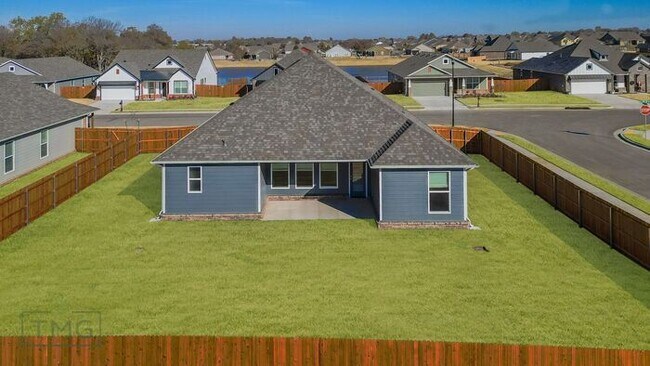 Building Photo - Elegant Living Awaits at Tacoma in Owasso
