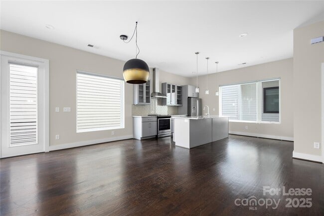 Building Photo - 1008 Westbrook Dr
