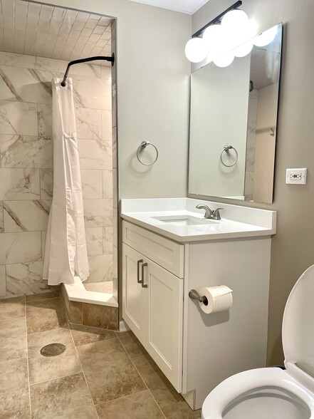 Bathroom 1 - 1305 N 22nd Ave