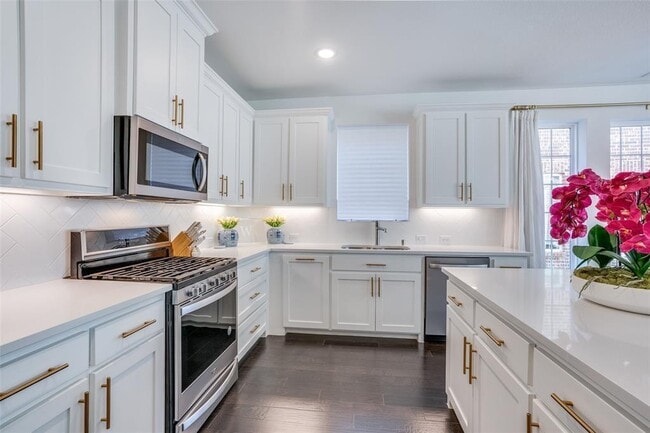 Building Photo - 429 Madison Ave