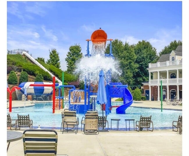 Building Photo - 612 Hanover Dr