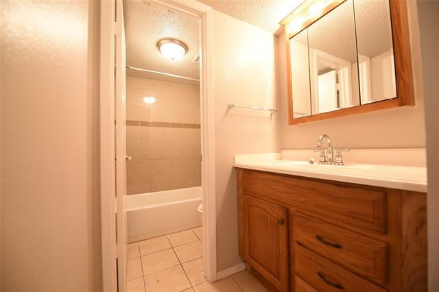 Building Photo - 1202 Newning Ave