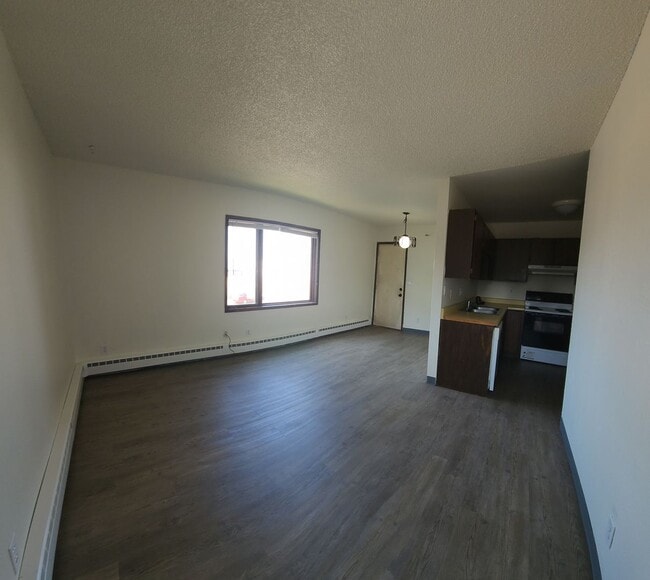 Building Photo - Regency Park Condos
