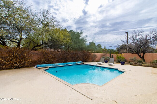 Building Photo - 3752 E Calle Guaymas