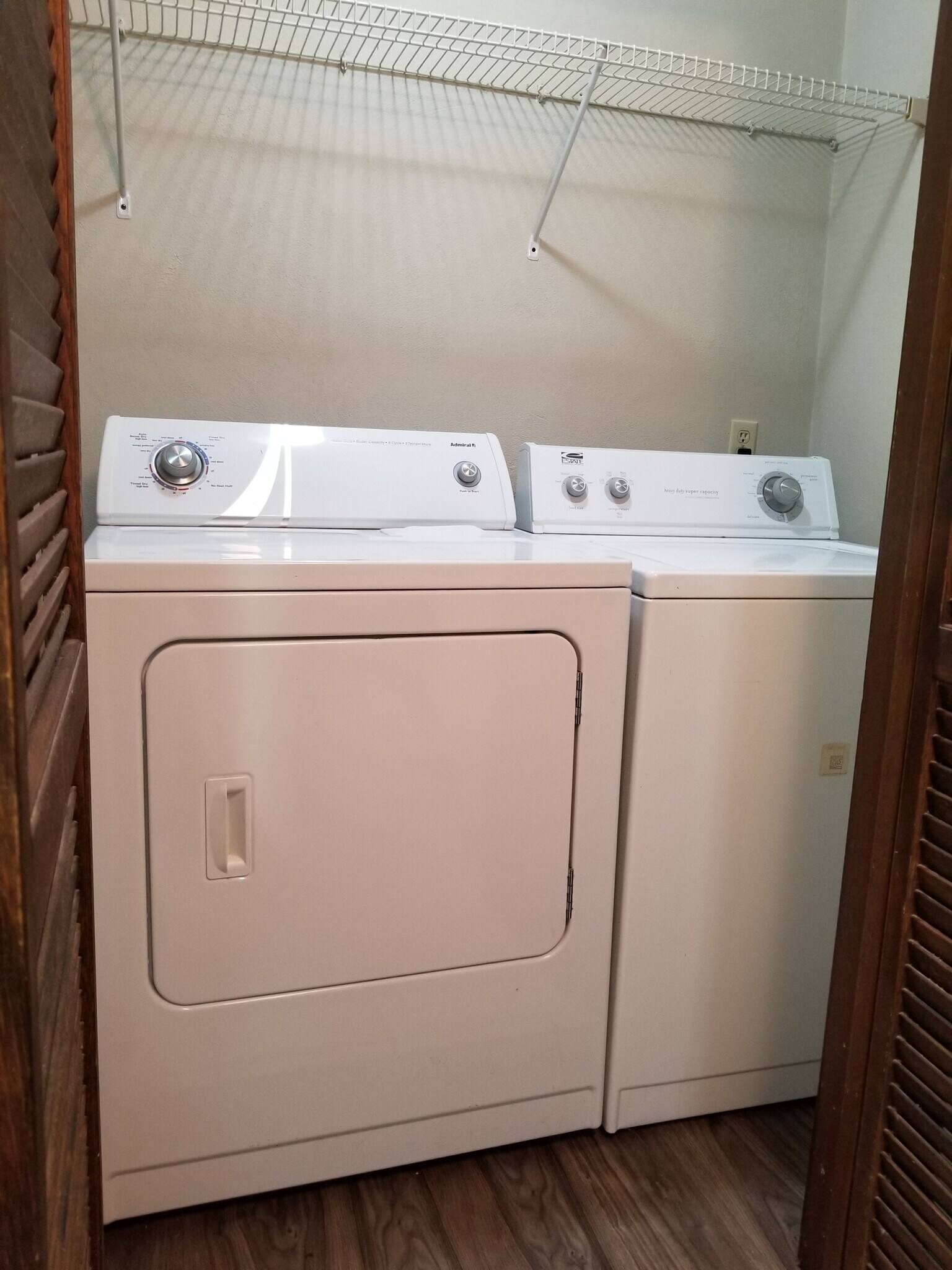 Building Photo - 525 W H St