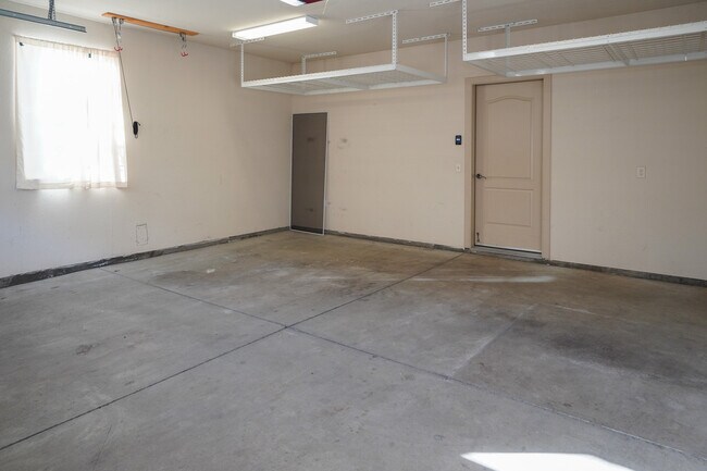 Building Photo - 1254 E Winding Creek Dr