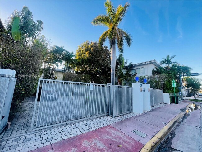Building Photo - 8036 Harding Ave