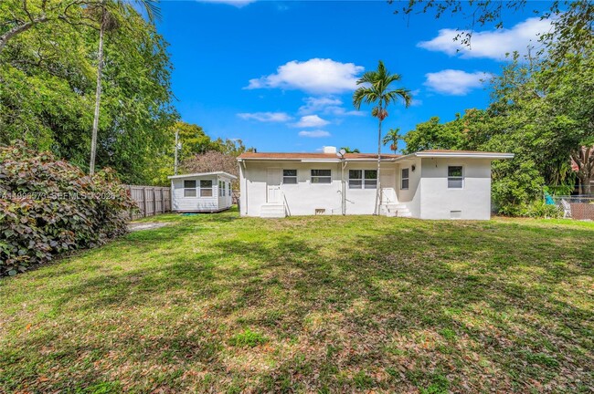 Building Photo - 1280 NE 115th St