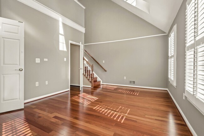 Building Photo - 8015 Merry Oaks Ln