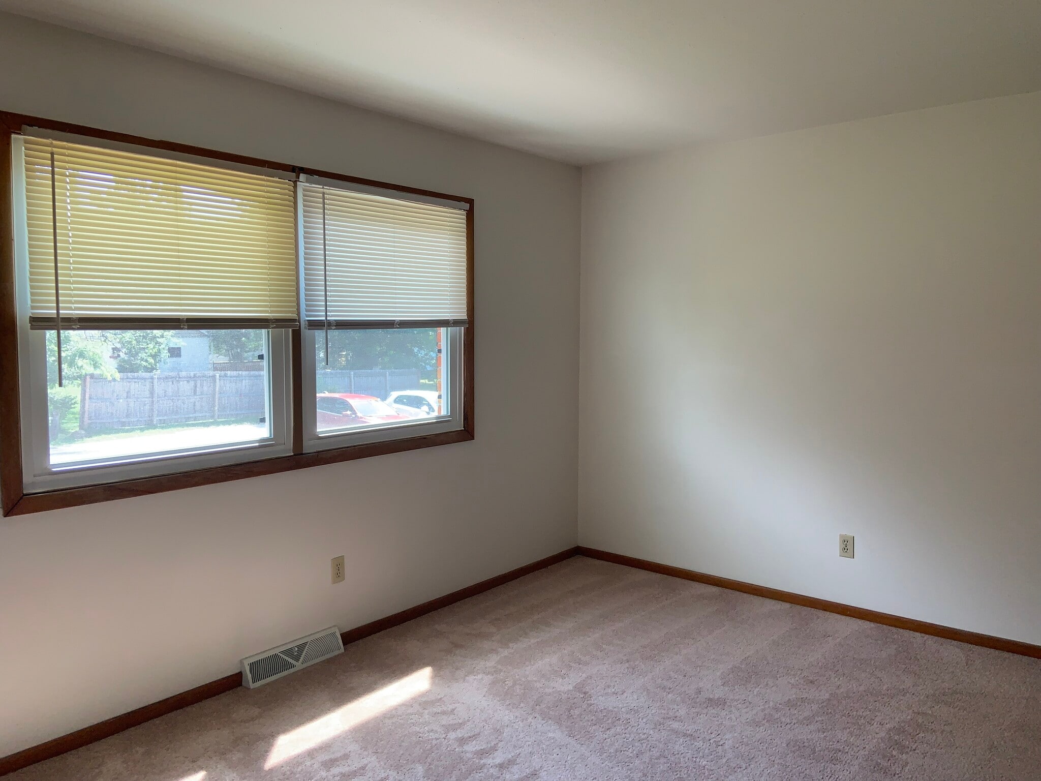 #2 Bedroom - 4158 Woodbine Ter