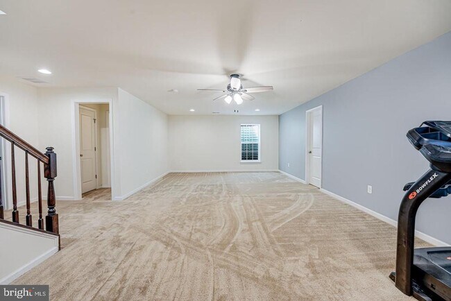 Building Photo - 317 Foxglove Way
