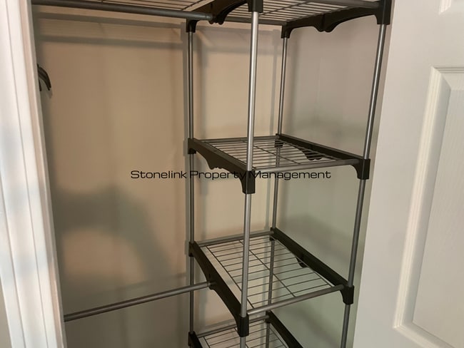 Building Photo - Fully Renovated Condo For Rent in Burrillv...