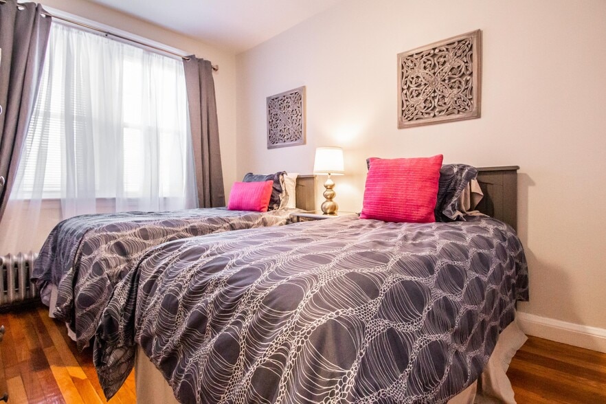 Building Photo - 191 Kent St