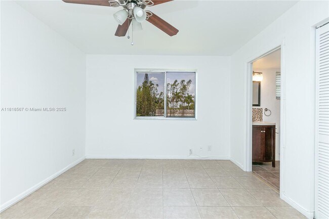 Building Photo - 717 Gardens Dr