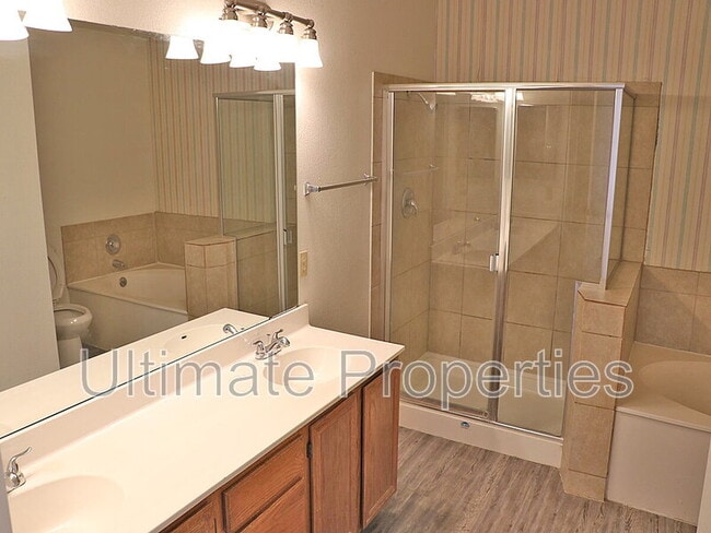 Building Photo - 6853 N 78th Ave