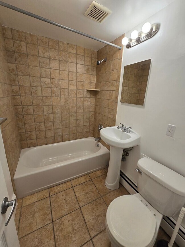 Building Photo - 313 N 34th St