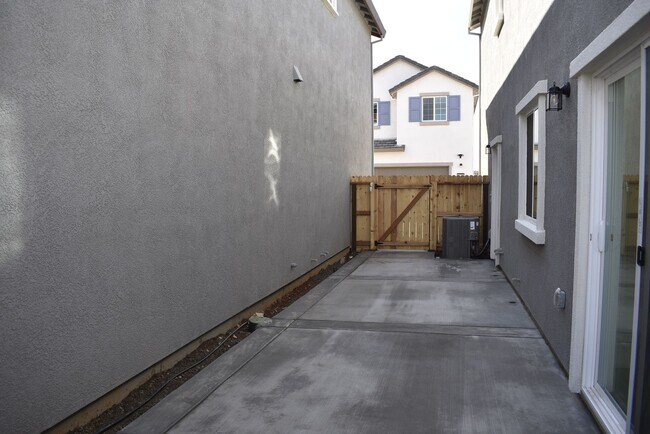 Building Photo - 4290 Aura Way