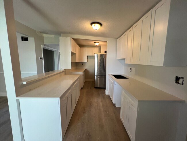 Building Photo - 6511 Seminole Dr