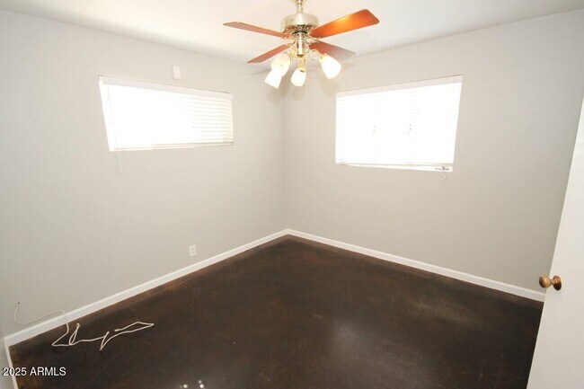 Building Photo - 3034 E Cheery Lynn Rd