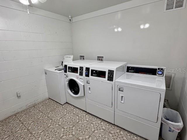 Building Photo - 2302 S Manhattan Ave