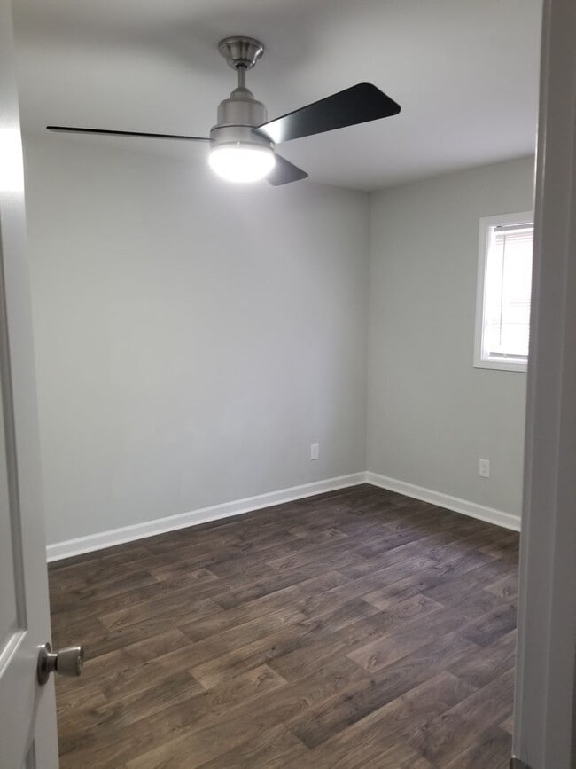 Building Photo - 5907 Lone Oak Dr SW