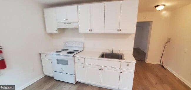 Primary Photo - 650 Corson St