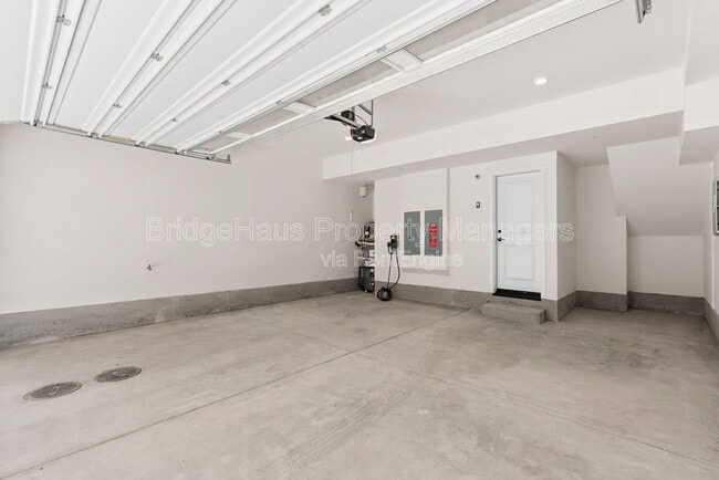 Building Photo - 418 Caliper Wy