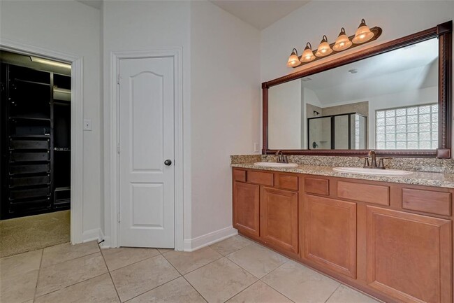 Building Photo - 71 N Rocky Point Cir